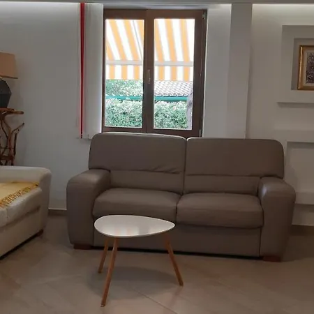 Oliver Apartment